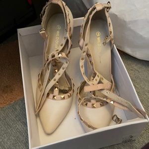 Selling size 9 shoes.